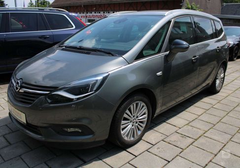 Opel Zafira, 2018