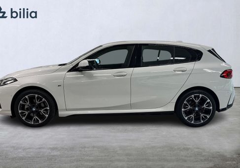 BMW 120, 2025 3