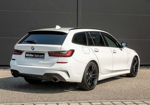 BMW 320, 2022