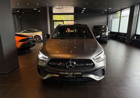 Mercedes-Benz GLA 200, 2021