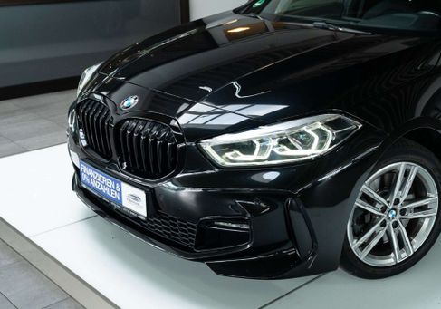 BMW 120, 2022