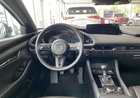 Mazda 3, 2025