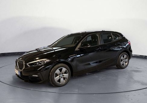 BMW 118, 2021