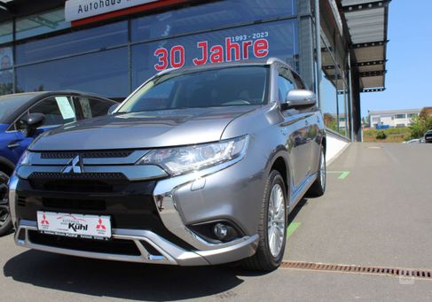 Mitsubishi Outlander, 2020