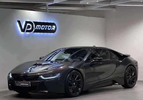 BMW i8, 2016