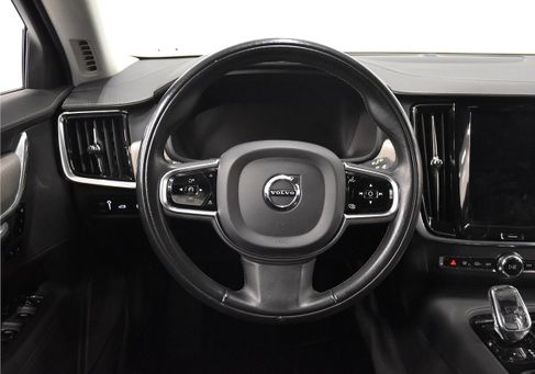 Volvo V90, 2021