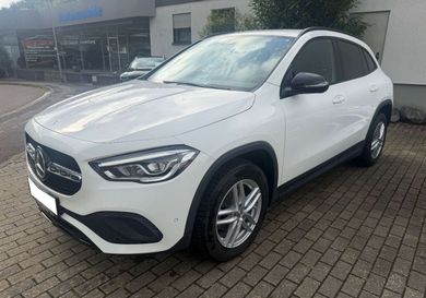 Mercedes-Benz GLA 180, 2022