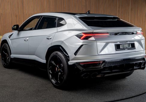 Lamborghini Urus, 2022 3