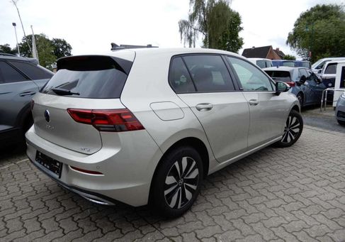 Volkswagen Golf, 2023 3