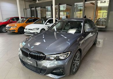BMW 330, 2019