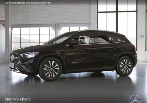 Mercedes-Benz GLA 180, 2022