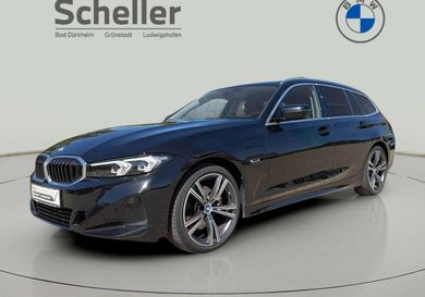 BMW 330, 2023