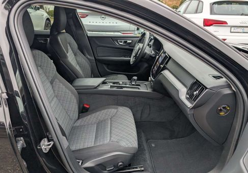 Volvo V60, 2022