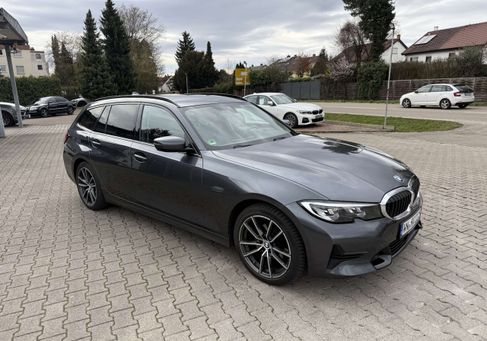 BMW 320, 2022