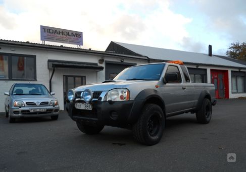 Nissan Navara, 2002