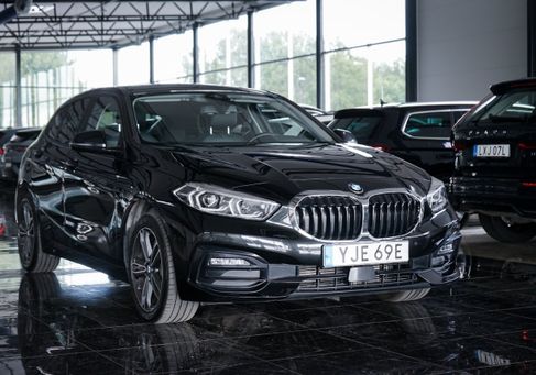 BMW 120, 2023 3