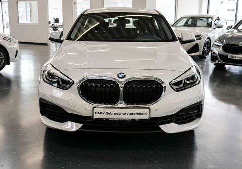 BMW 118, 2022