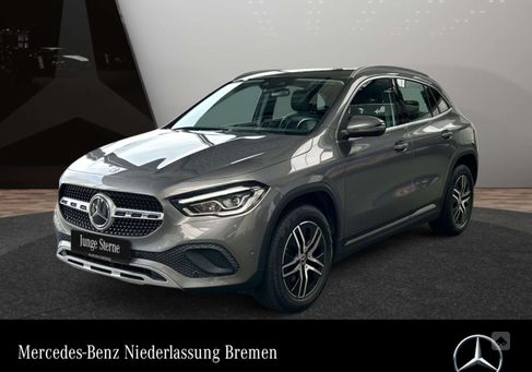 Mercedes-Benz GLA 200, 2021