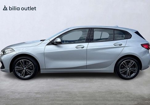 BMW 120, 2022