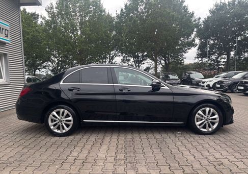 Mercedes-Benz C 300, 2021