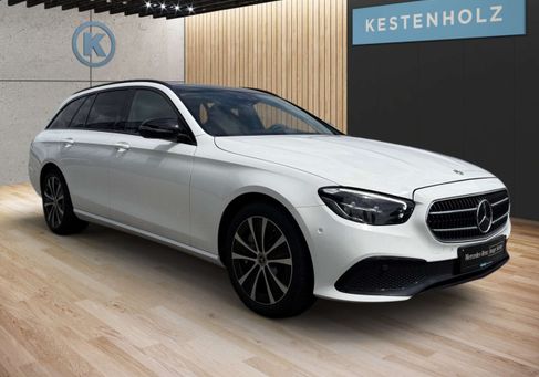Mercedes-Benz E 300, 2023 2