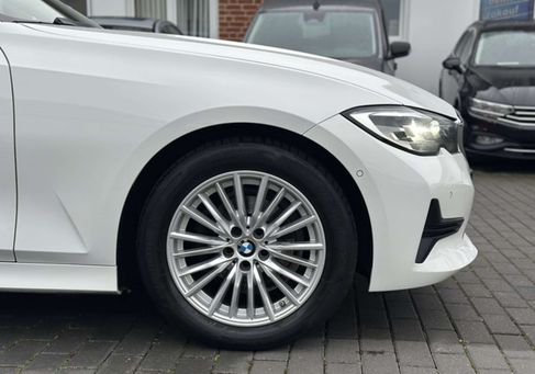BMW 318, 2022