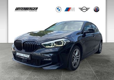 BMW 118, 2022