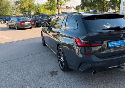 BMW 330, 2019