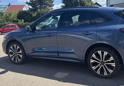 Ford Kuga, 2022
