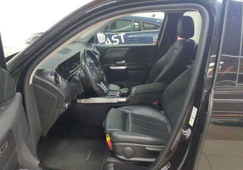 Mercedes-Benz GLB 250, 2022