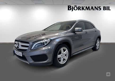 Mercedes-Benz GLA 200, 2015