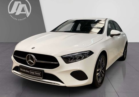 Mercedes-Benz A 180, 2025