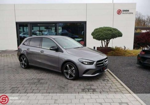 Mercedes-Benz B 220, 2022 3