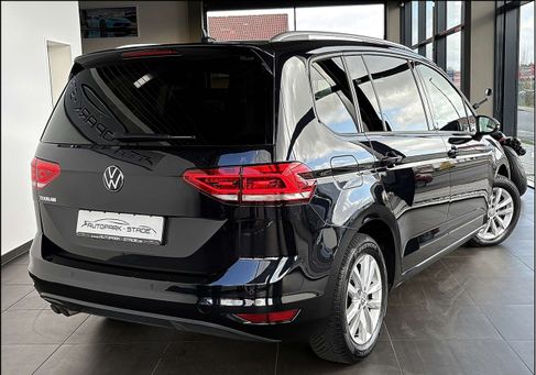 Volkswagen Touran, 2021 3