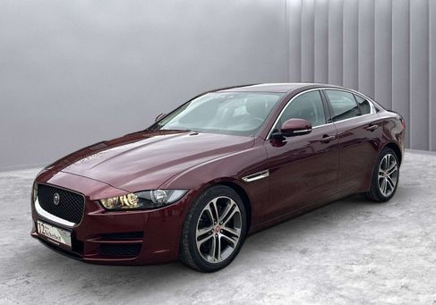 Jaguar XE, 2017