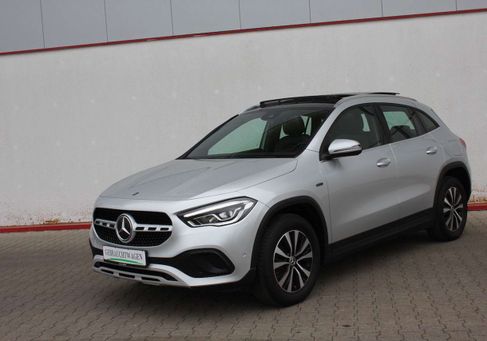 Mercedes-Benz GLA 250, 2021