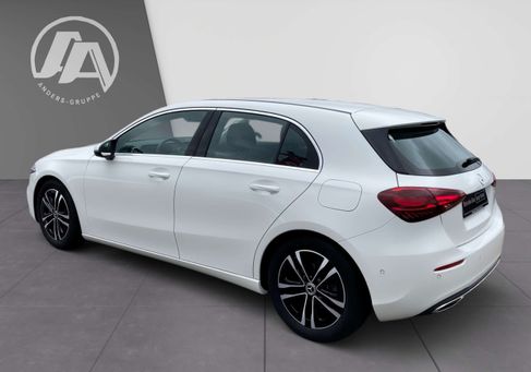 Mercedes-Benz A 180, 2025