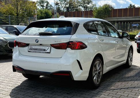 BMW 120, 2025 2