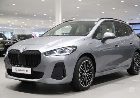 BMW 230, 2024