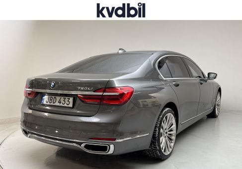BMW 750, 2016