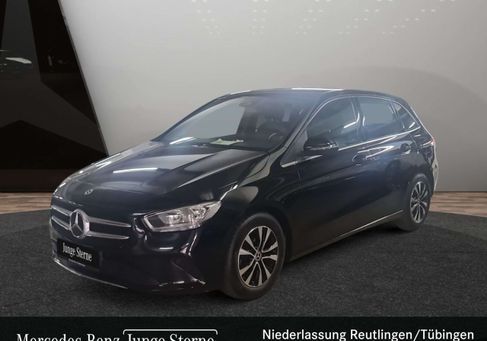 Mercedes-Benz B 180, 2022