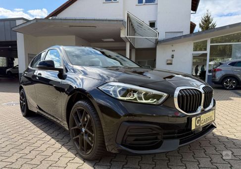 BMW 118, 2022