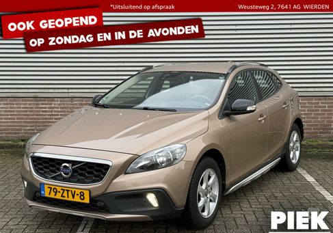 Volvo V40 Cross Country, 2013