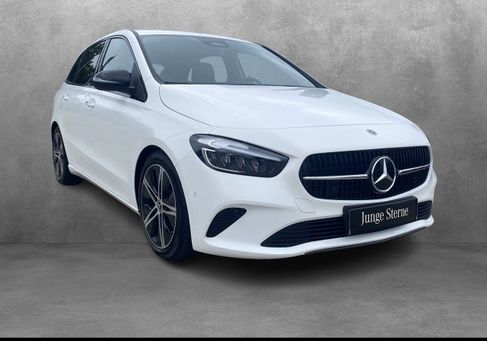 Mercedes-Benz B 180, 2025