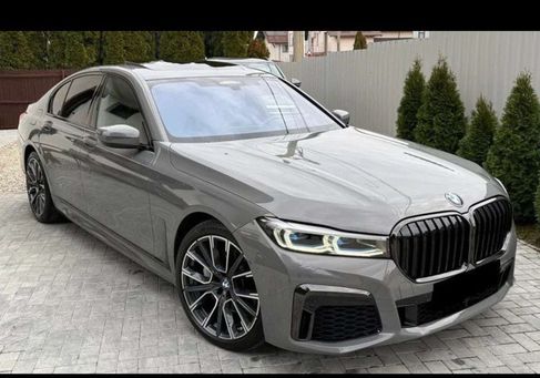 BMW 730, 2021