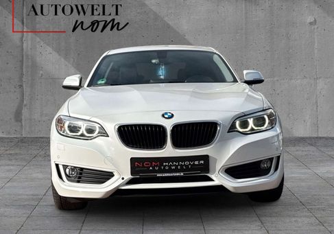 BMW 218, 2017