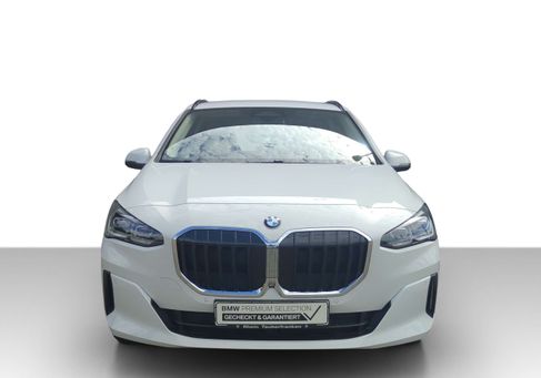 BMW 220, 2025 2