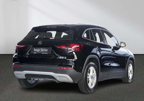 Mercedes-Benz GLA 200, 2024 3