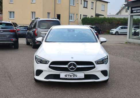 Mercedes-Benz CLA 200, 2022