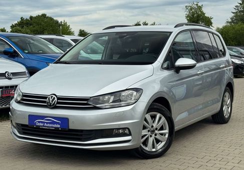 Volkswagen Touran, 2022 3